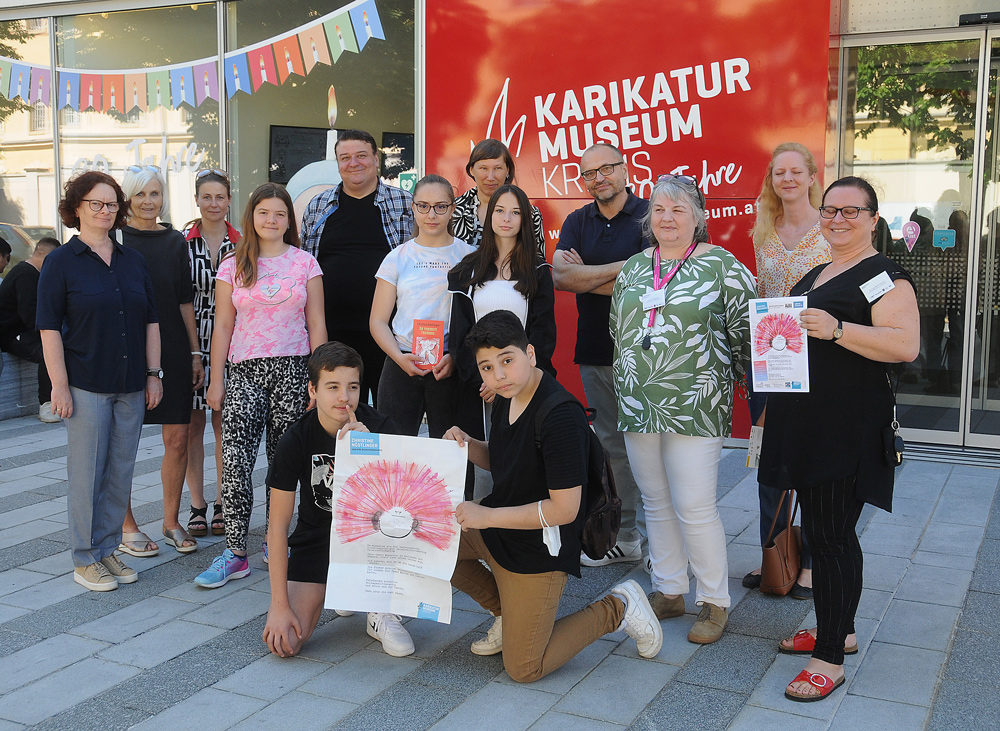 Schüler*innen der Mittelschule Krems bekennen beim gemeinsamen Culture Connected-Projekt zu Nöstlinger-Buch Farbe.